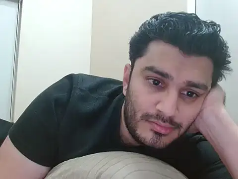 Snapshot of robintoit chatting on 12.02.25 robintoit online show from 12.02.25