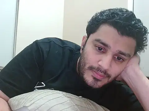 Snapshot of robintoit chatting on 12.04.25 robintoit online show from 12.04.25