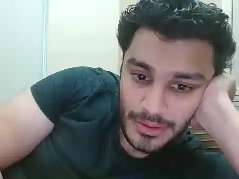 Snapshot of robintoit chatting on 12.05.25 robintoit online show from 12.05.25