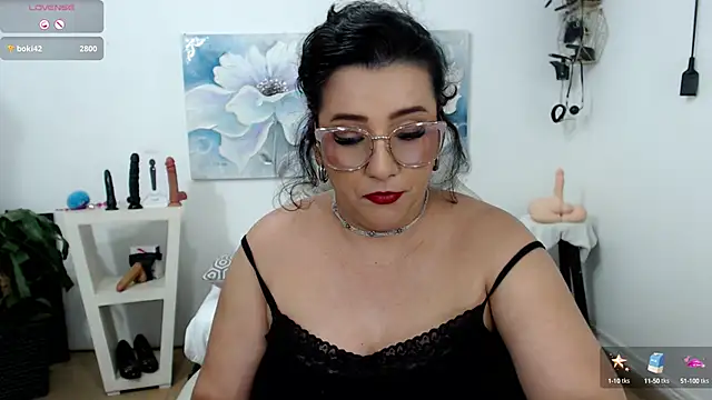 Snapshot of mom_hot__ chatting on 02.03.25 mom hot online show from 02.03.25