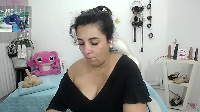 mom hot   online show from 06.18.26