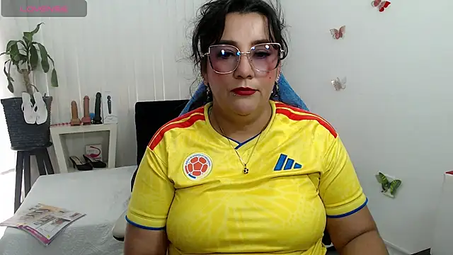mom hot   online show from 07.30.26
