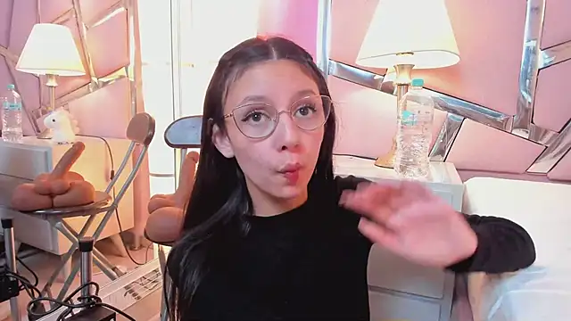 Bonniepark online show from 03.19.25