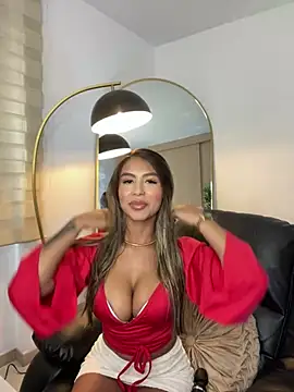  laura 02 online show from 02.20.25