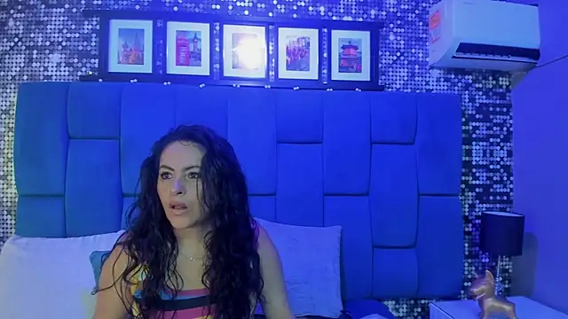 Snapshot of hanny_milf chatting on 10.22.25 hanny milf online show from 10.22.25