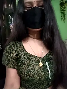 Idhika Paul online show from 04.26.26