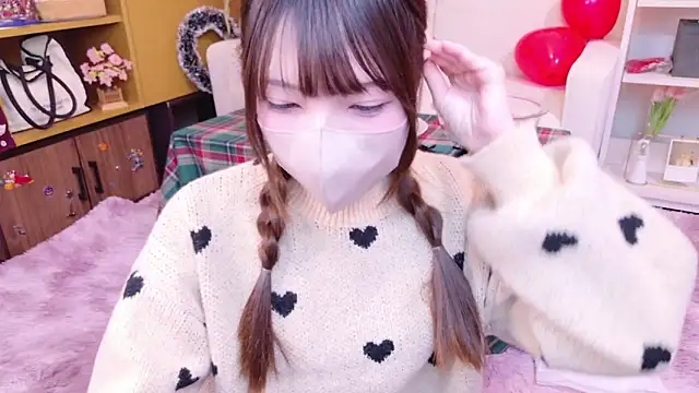 Snapshot of Naachan_ chatting on 02.13.25 Naachan  online show from 02.13.25