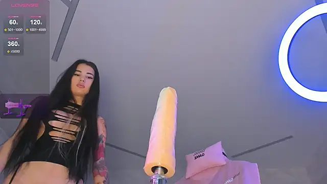 Snapshot of maakimo chatting on 01.23.25 maakimo online show from 01.23.25