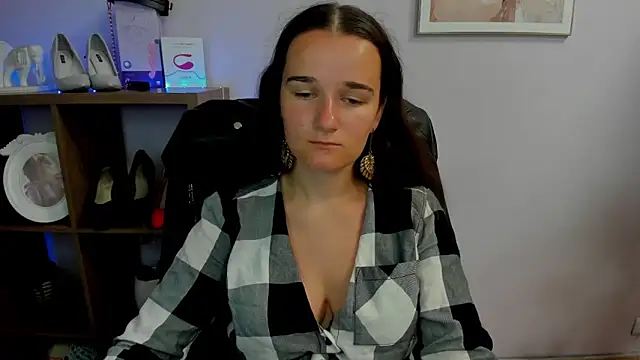 Snapshot of KateDelight chatting on 09.14.25 KateDelight online show from 09.14.25