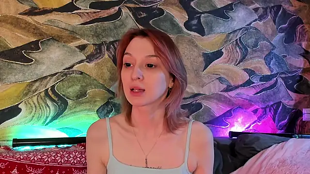 Snapshot of CrystalRey chatting on 12.22.24 CrystalRey online show from 12.22.24