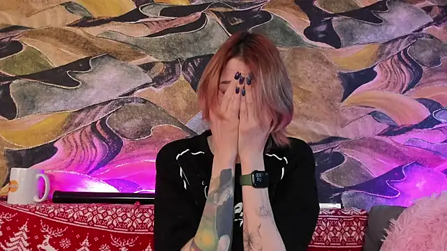 Snapshot of CrystalRey chatting on 12.26.24 CrystalRey online show from 12.26.24