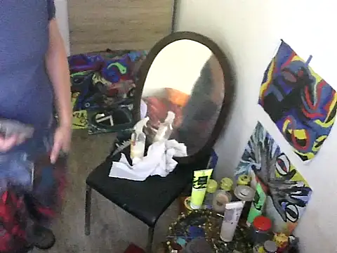 Snapshot of prcalek19 chatting on 10.20.25 prcalek19 online show from 10.20.25