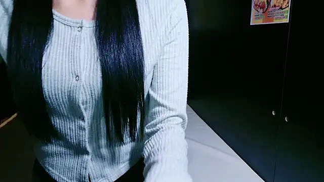 Snapshot of sayaka_xo chatting on 12.11.24 sayaka xo online show from 12.11.24