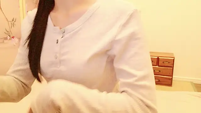 Snapshot of sayaka_xo chatting on 10.27.25 sayaka xo online show from 10.27.25