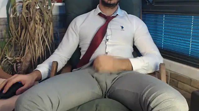 Snapshot of Naughtb0y chatting on 03.07.25 Naughtb0y online show from 03.07.25