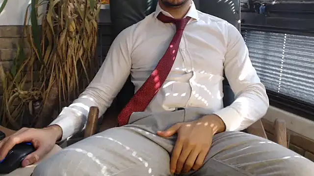 Snapshot of Naughtb0y chatting on 03.11.25 Naughtb0y online show from 03.11.25