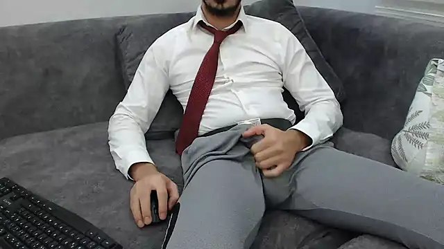 Snapshot of Naughtb0y chatting on 11.16.25 Naughtb0y online show from 11.16.25