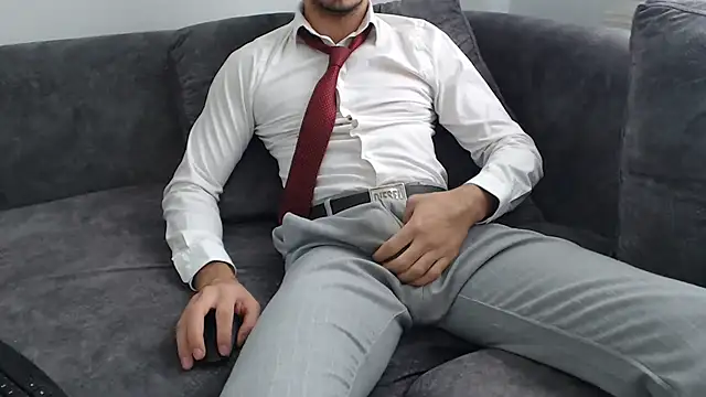 Snapshot of Naughtb0y chatting on 11.28.25 Naughtb0y online show from 11.28.25