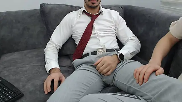 Snapshot of Naughtb0y chatting on 12.14.25 Naughtb0y online show from 12.14.25