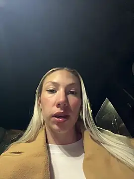 LuisaBecker online show from 02.13.25