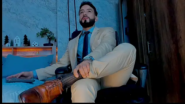 Snapshot of bruno_woods chatting on 12.11.24 bruno woods online show from 12.11.24