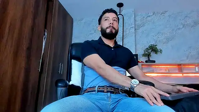 Snapshot of bruno_woods chatting on 03.02.25 bruno woods online show from 03.02.25