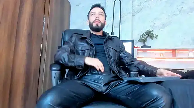 Snapshot of bruno_woods chatting on 03.02.25 bruno woods online show from 03.02.25