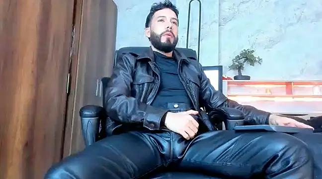 Snapshot of bruno_woods chatting on 03.02.25 bruno woods online show from 03.02.25