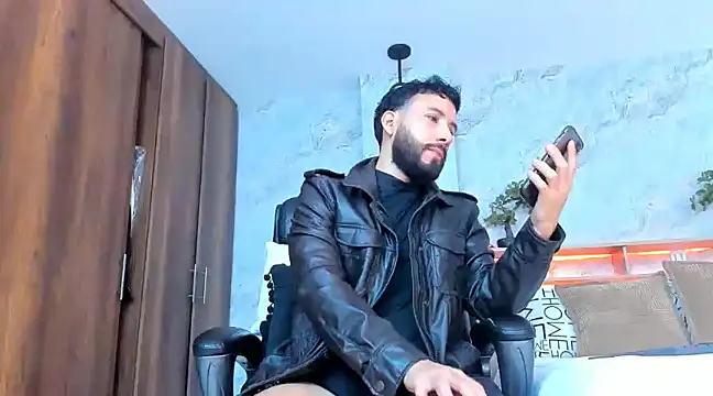 Snapshot of bruno_woods chatting on 03.12.25 bruno woods online show from 03.12.25