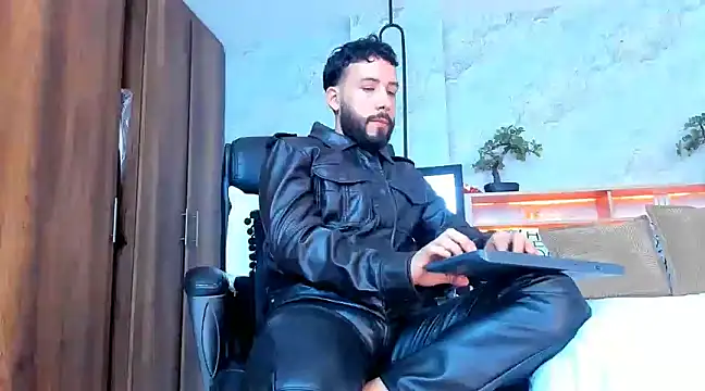 Snapshot of bruno_woods chatting on 03.12.25 bruno woods online show from 03.12.25