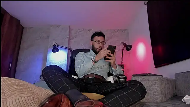 Snapshot of bruno_woods chatting on 11.24.25 bruno woods online show from 11.24.25