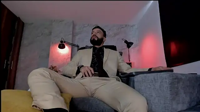 Snapshot of bruno_woods chatting on 11.30.25 bruno woods online show from 11.30.25