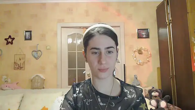 Snapshot of INELIKA chatting on 10.18.25 INELIKA online show from 10.18.25