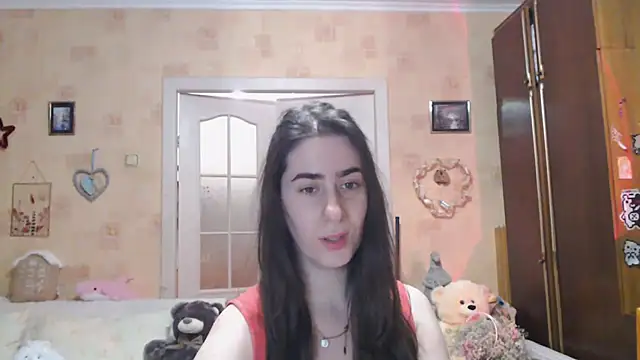 Snapshot of INELIKA chatting on 11.19.25 INELIKA online show from 11.19.25