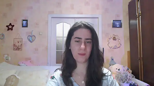 Snapshot of INELIKA chatting on 11.24.25 INELIKA online show from 11.24.25