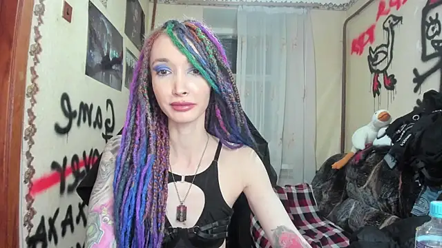 Snapshot of Roxy_Silver chatting on 12.30.24 Roxy Silver online show from 12.30.24