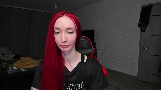 Snapshot of Roxy_Silver chatting on 03.08.26 Roxy Silver online show from 03.08.26