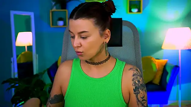 Snapshot of NicoleMun chatting on 02.27.26 NicoleMun online show from 02.27.26