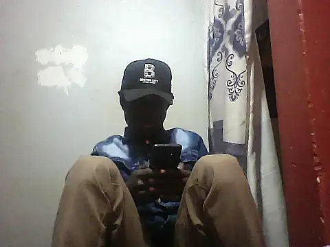 Snapshot of Javan_ chatting on 09.29.25 Javan online show from 09.29.25