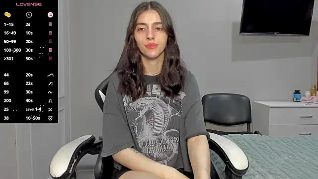 Snapshot of broosnica1 chatting on 10.28.25 broosnica1 online show from 10.28.25