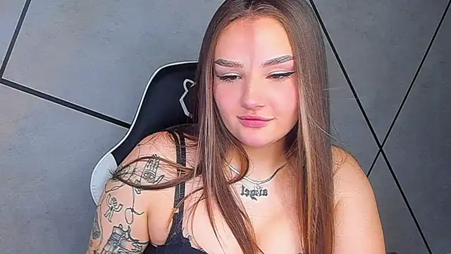 Snapshot of little_m0use chatting on 10.14.25 little m0use online show from 10.14.25