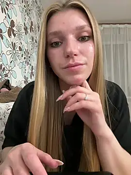 Snapshot of adel_secret chatting on 05.20.26 adel secret online show from 05.20.26
