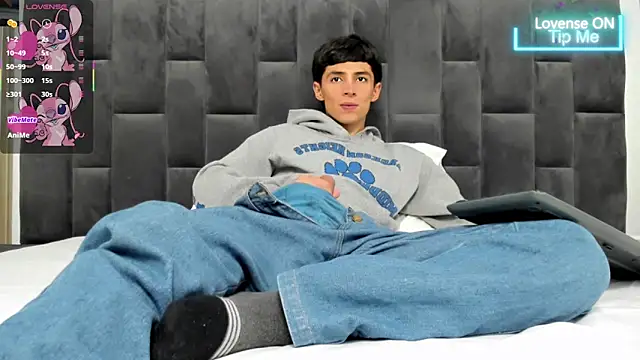 Adam Clay21 online show from 03.05.25