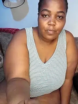 Snapshot of KINKYGIRL30 chatting on 02.05.25 KINKYGIRL30 online show from 02.05.25