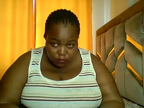 Snapshot of KINKYGIRL30 chatting on 02.11.25 KINKYGIRL30 online show from 02.11.25