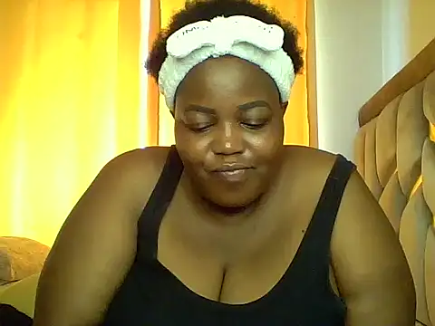 Snapshot of KINKYGIRL30 chatting on 03.18.25 KINKYGIRL30 online show from 03.18.25