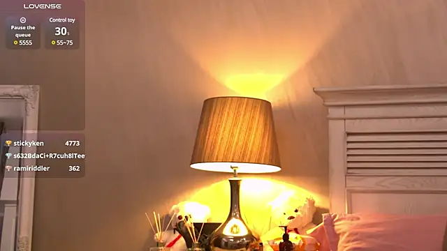 Snapshot of GinaMence chatting on 02.10.25 GinaMence online show from 02.10.25