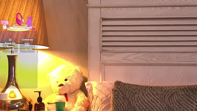 Snapshot of GinaMence chatting on 03.13.25 GinaMence online show from 03.13.25