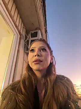 Snapshot of GinaMence chatting on 09.18.25 GinaMence online show from 09.18.25