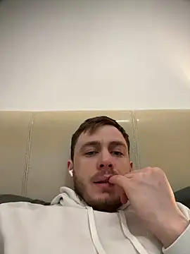 Snapshot of Julian128 chatting on 03.03.25 Julian128 online show from 03.03.25